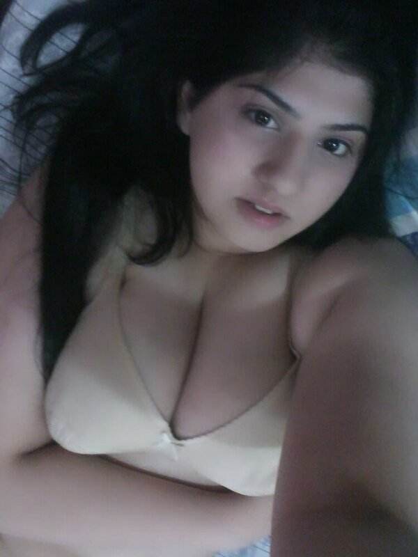 Super cute indian big boobs girl saggy tits pics full nude pics album (3)