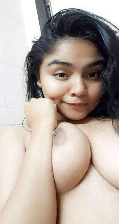 Super horny hot babe bf indian video showing tits