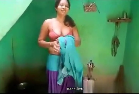 Beautiful big boobs girl indian xx xvideo bathing outdoor mms