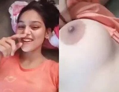 Extremely cute girl indian big tits nude bathing video mms xvideos3