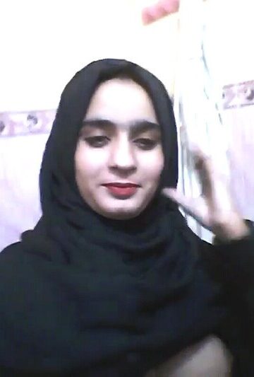 Very-beautiful-paki-girl-pakistani-porm-showing-nice-boobs-mms.jpg