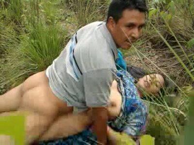 Uncle-fucking-sexy-young-girl-new-desi-xvideo-outdoor-mms.jpg