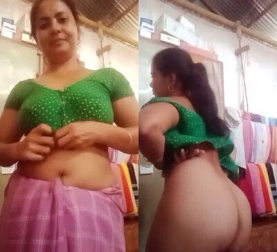 Beautiful-Tamil-mallu-savita-bhabhi-hot-videos-nude-showing-bf-mms.jpg