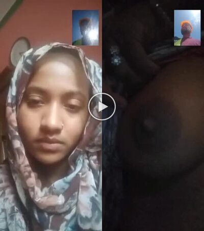 full-hd-panu-desi-village-Muslim-girl-show-big-tits-viral-mms.jpg